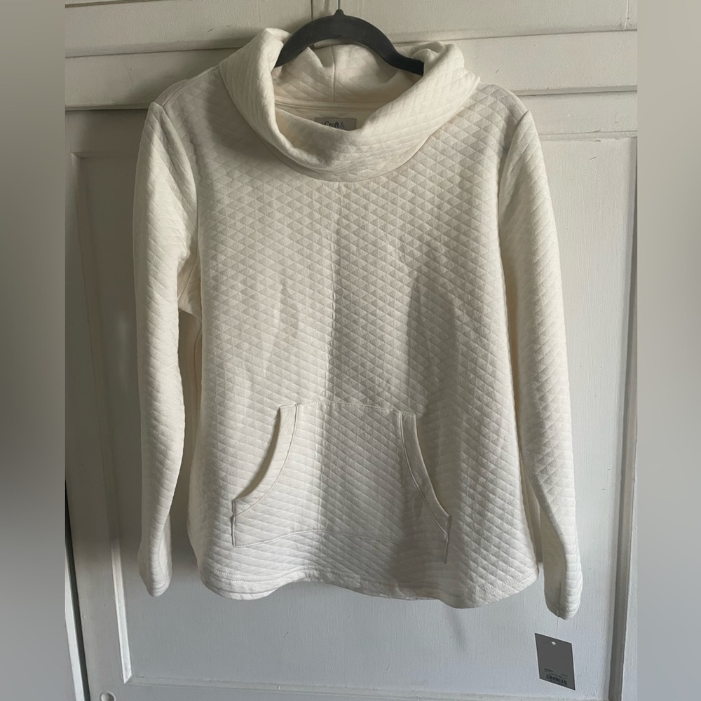 Croft & Barrow sweater. New. - Picture 2 of 8